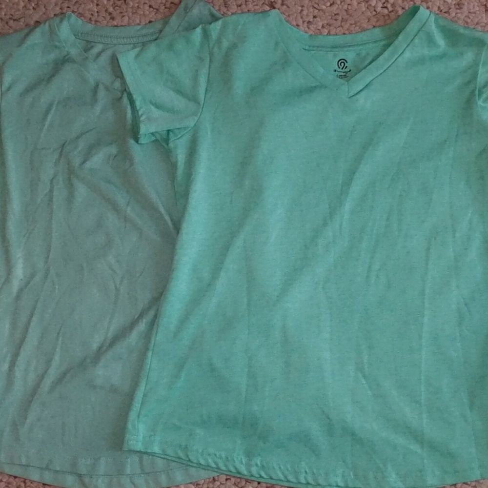 2 Champion t shirts